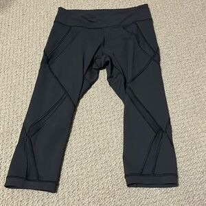 Lululemon | Cropped Leggings With Mesh 17”